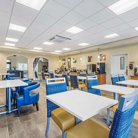 Best Western Plus Lake Elsinore Inn & Suites Bagian luar foto