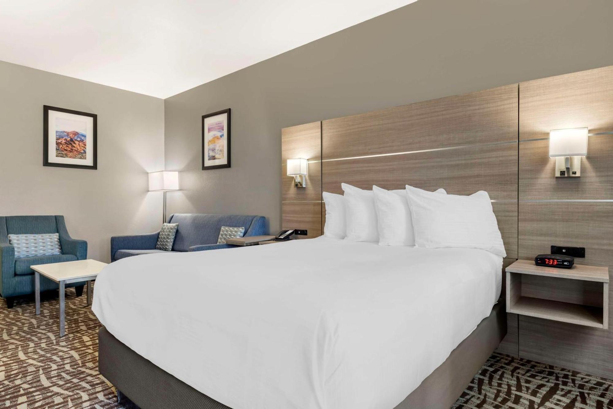 Best Western Plus Lake Elsinore Inn & Suites Bagian luar foto