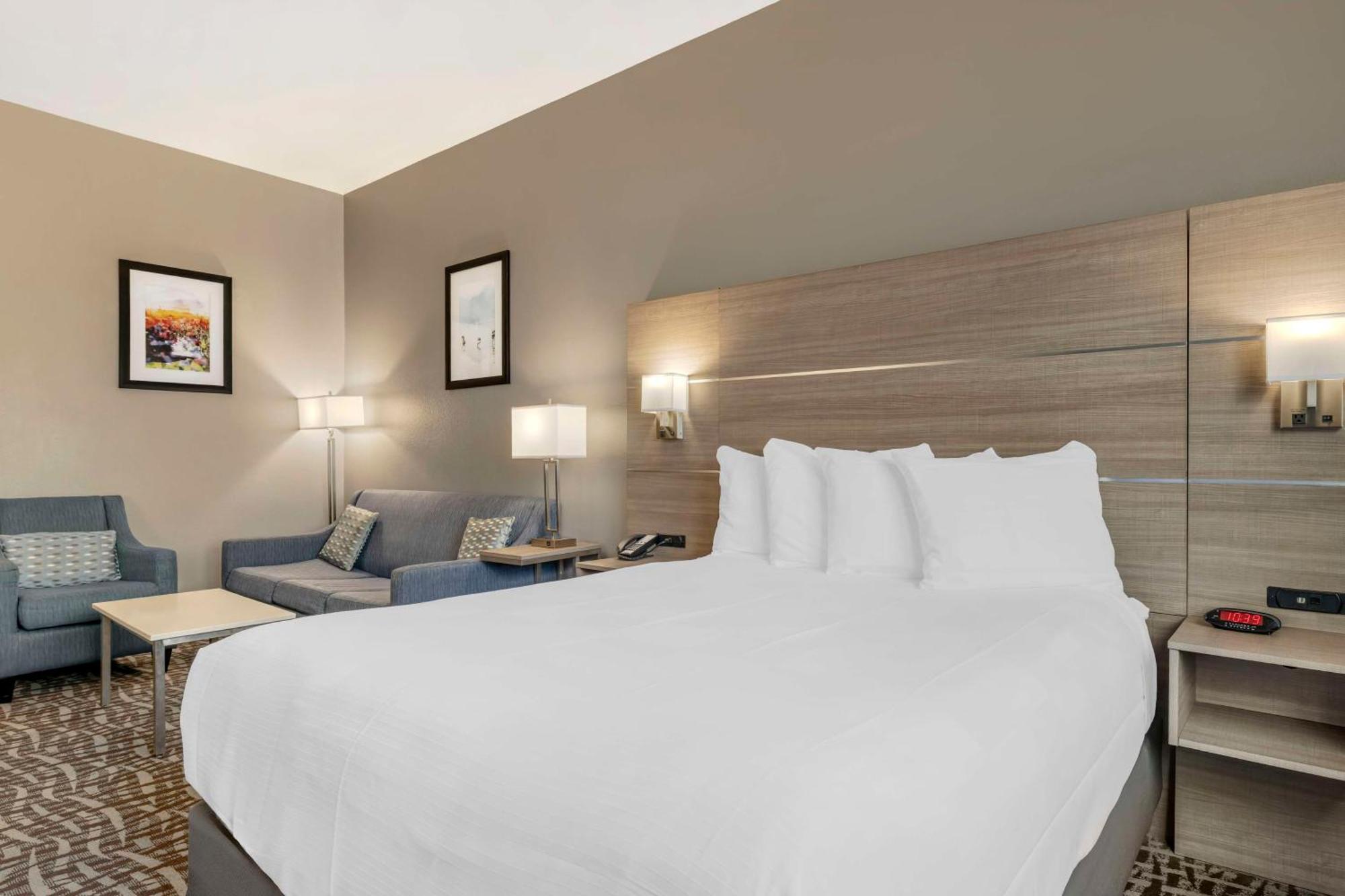 Best Western Plus Lake Elsinore Inn & Suites Bagian luar foto