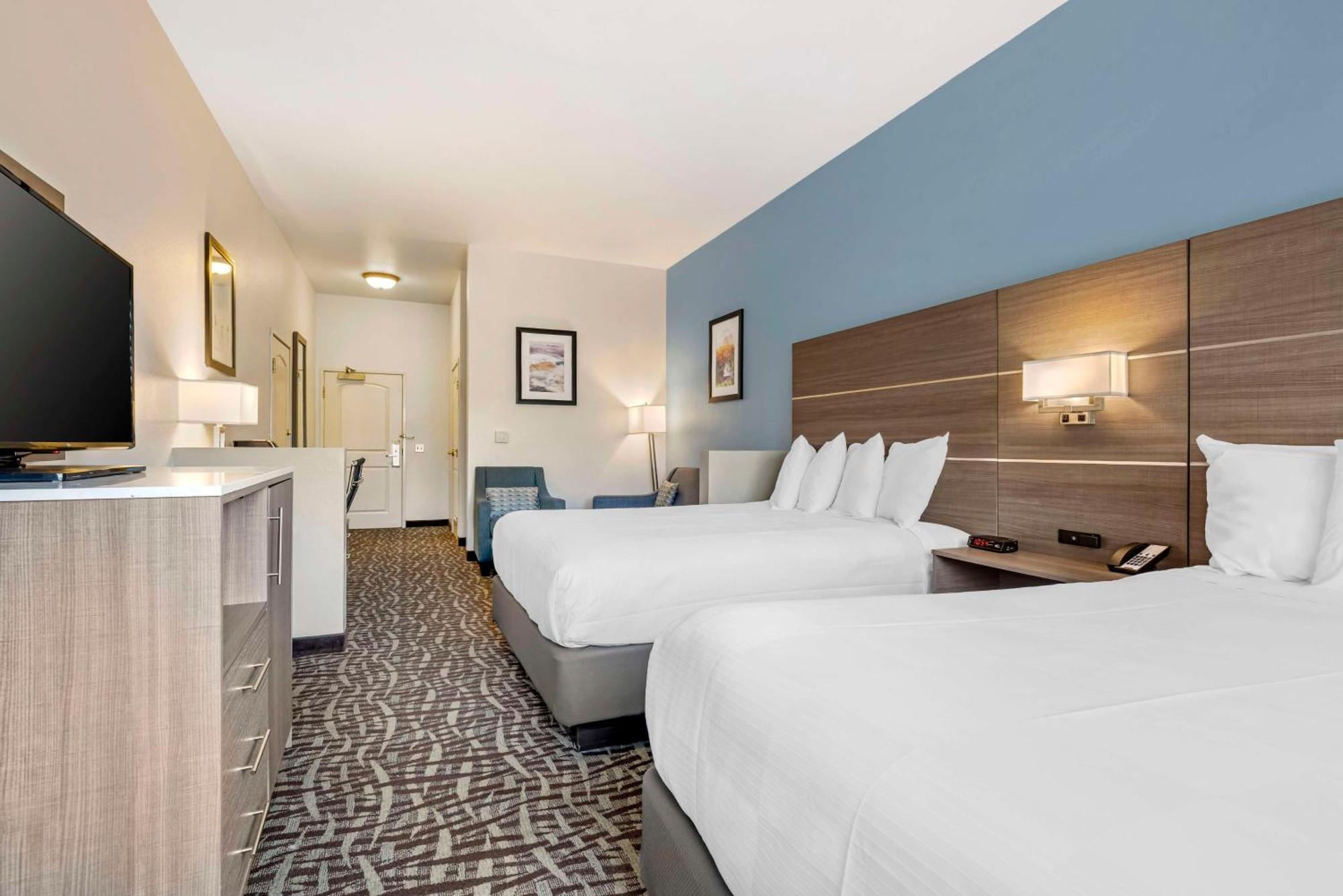 Best Western Plus Lake Elsinore Inn & Suites Bagian luar foto